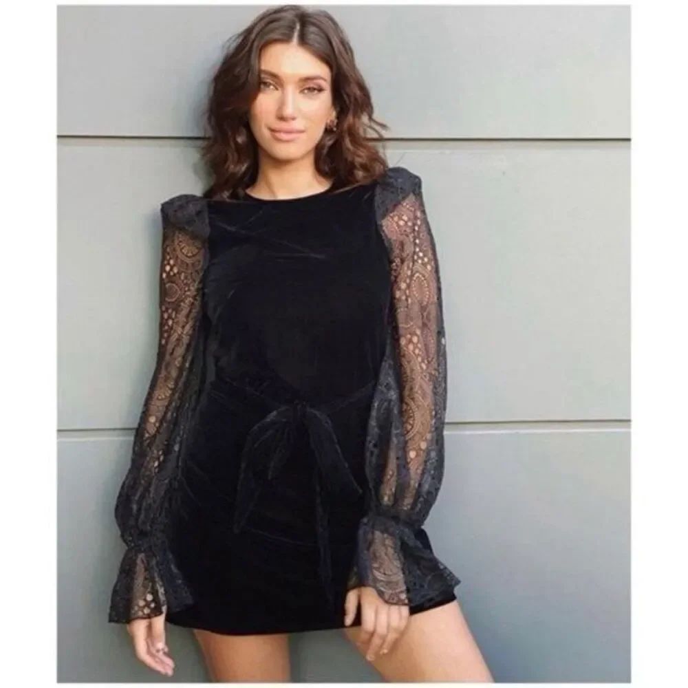 ✨VAMPIRE'S WIFE x H&M VELVET MINI BLACK SZ LARGE DRESS✨ - Picture 1 of 16